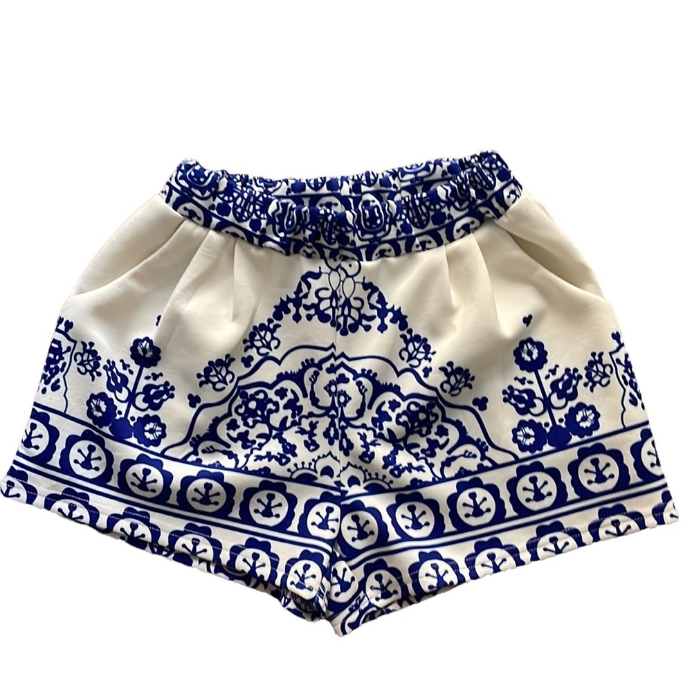 NWOT | Marble blue and white patterned elastic shorts with pockets size XS
